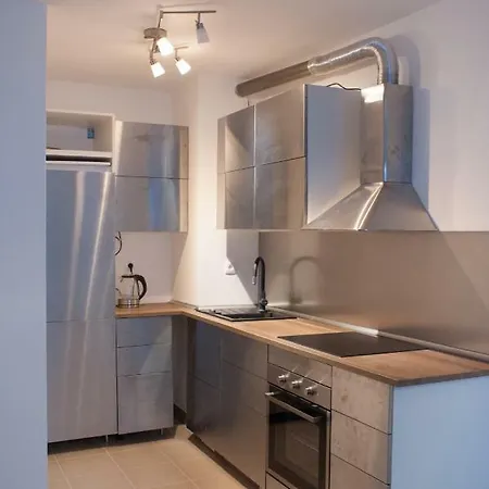 After Eight ברטיסלאבה