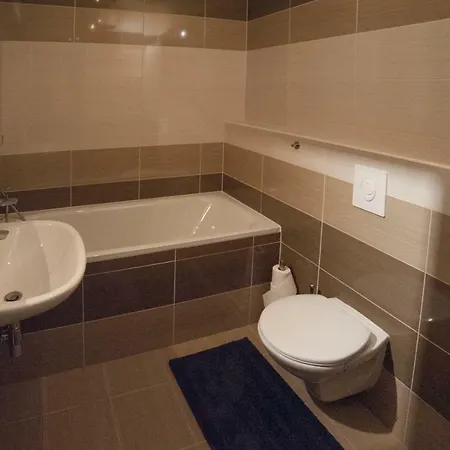 After Eight * ברטיסלאבה